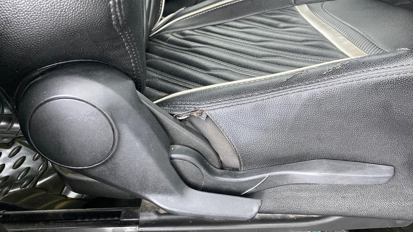 2018 Maruti Swift VXI, Petrol, Manual, 90,371 km, Driver Side Adjustment Panel