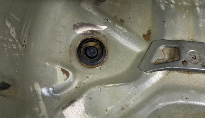 2018 Maruti Swift VXI, Petrol, Manual, 90,371 km, Boot floor - Slight discoloration
