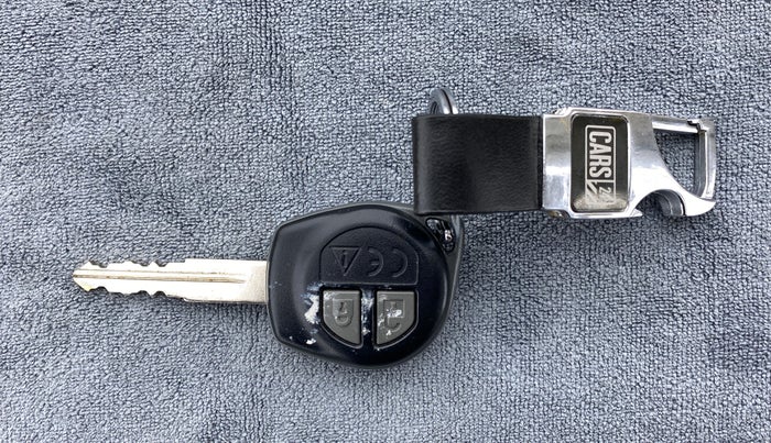 2018 Maruti Swift VXI, Petrol, Manual, 90,371 km, Key Close Up