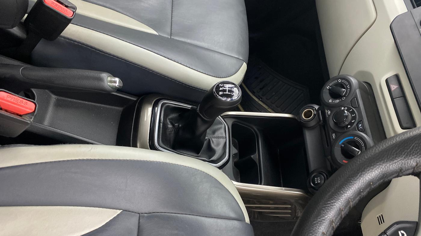 2017 Maruti IGNIS DELTA 1.2, Petrol, Manual, 23,299 km, Gear Lever