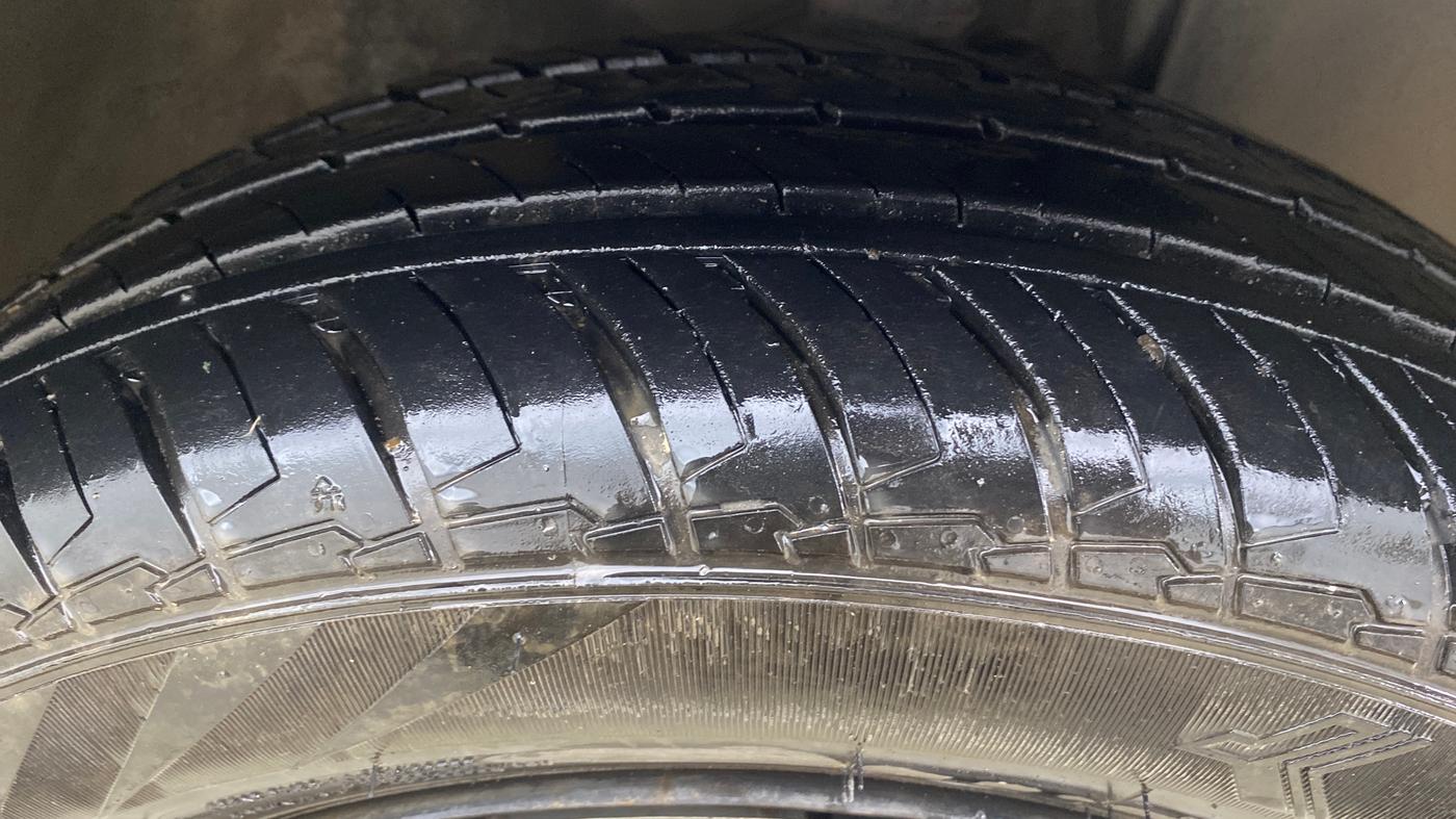 2017 Maruti IGNIS DELTA 1.2, Petrol, Manual, 23,299 km, Right Front Tyre Tread