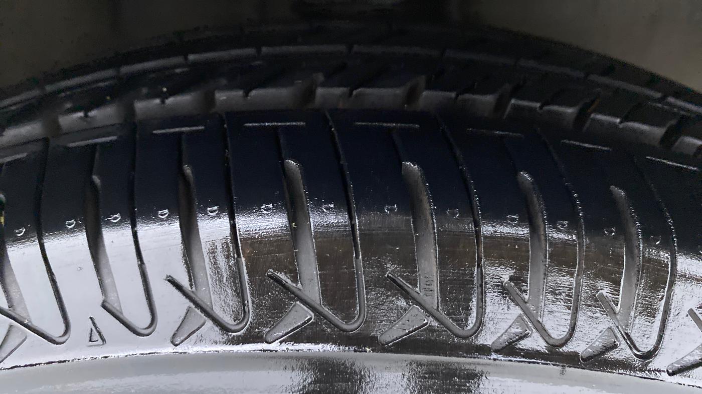2010 Hyundai i10 ERA 1.1 IRDE, Petrol, Manual, 60,512 km, Right Front Tyre Tread
