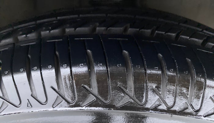2010 Hyundai i10 ERA 1.1 IRDE, Petrol, Manual, 60,512 km, Right Front Tyre Tread