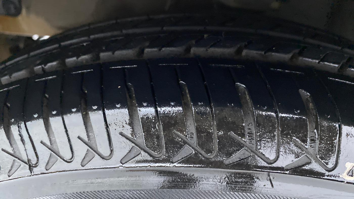 2010 Hyundai i10 ERA 1.1 IRDE, Petrol, Manual, 60,512 km, Left Front Tyre Tread