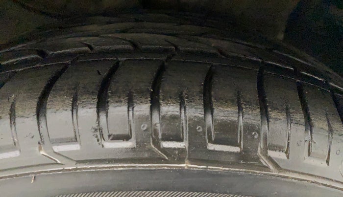 2017 Hyundai Creta SX PLUS AT 1.6 PETROL, Petrol, Automatic, 45,452 km, Left Rear Tyre Tread