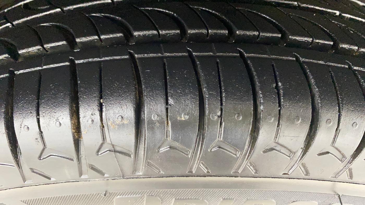 2014 Maruti Alto 800 LXI, Petrol, Manual, 47,417 km, Right Front Tyre Tread