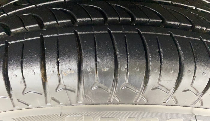 2014 Maruti Alto 800 LXI, Petrol, Manual, 47,215 km, Right Front Tyre Tread