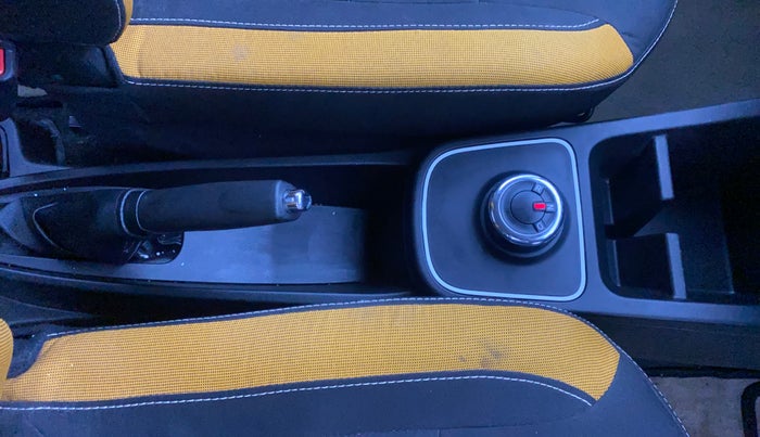 2024 Renault Kwid CLIMBER AMT 1.0, Petrol, Automatic, 5,049 km, Gear Lever