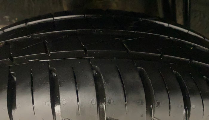 2024 Renault Kwid CLIMBER AMT 1.0, Petrol, Automatic, 5,049 km, Right Rear Tyre Tread