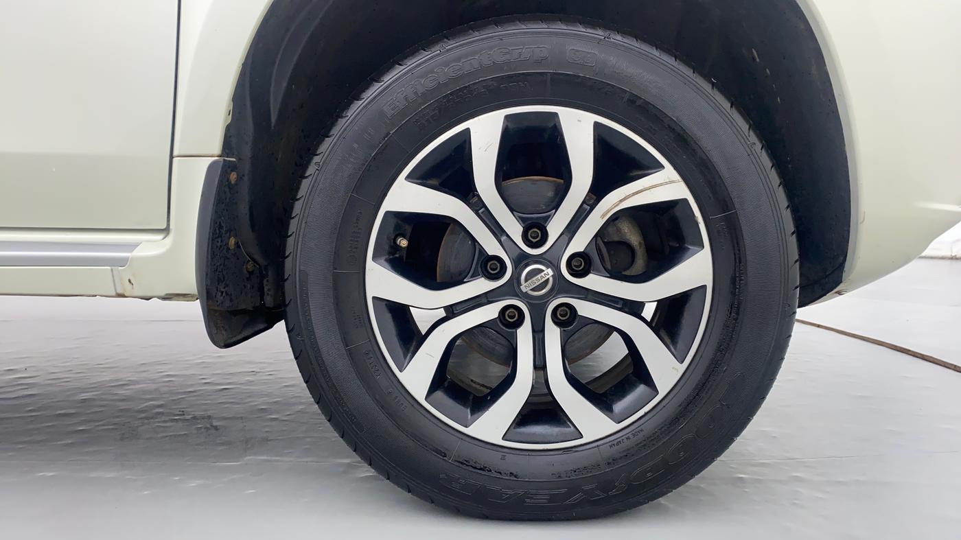 2015 Nissan Terrano XL OPT 85 PS, Diesel, Manual, 1,21,197 km, Right Front Tyre