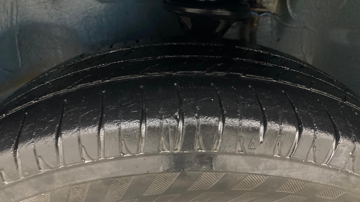 2016 Maruti Alto K10 VXI, Petrol, Manual, 92,991 km, Left Front Tyre Tread