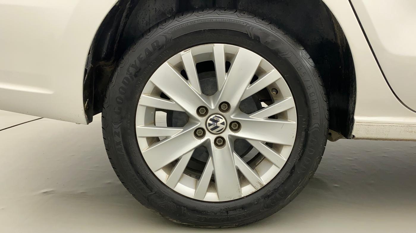 2015 Volkswagen Vento HIGHLINE PETROL AT, Petrol, Automatic, 53,803 km, Right Rear Wheel
