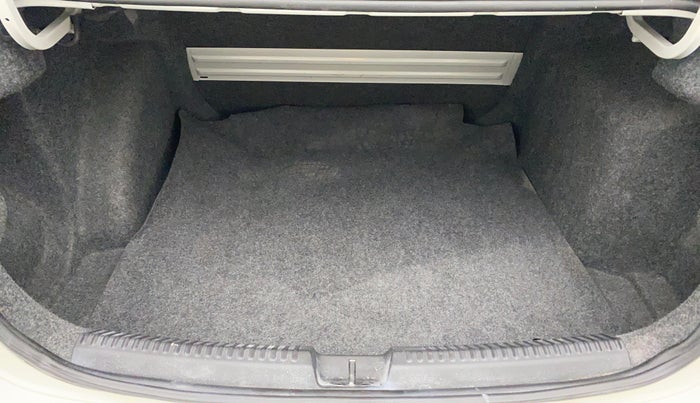 2015 Volkswagen Vento HIGHLINE PETROL AT, Petrol, Automatic, 53,803 km, Boot Inside