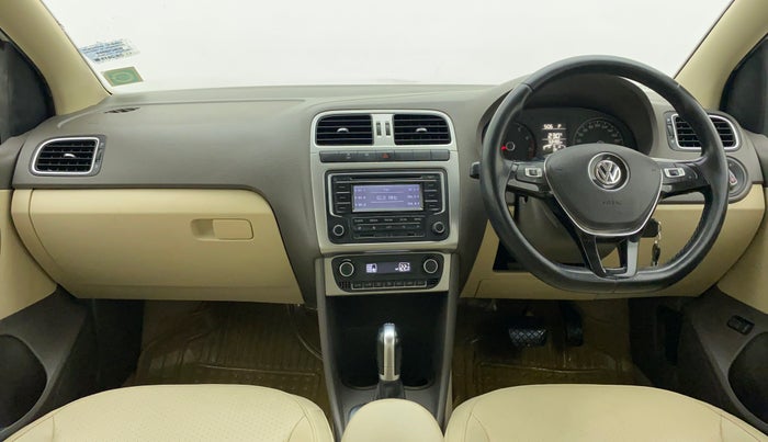 2015 Volkswagen Vento HIGHLINE PETROL AT, Petrol, Automatic, 53,803 km, Dashboard