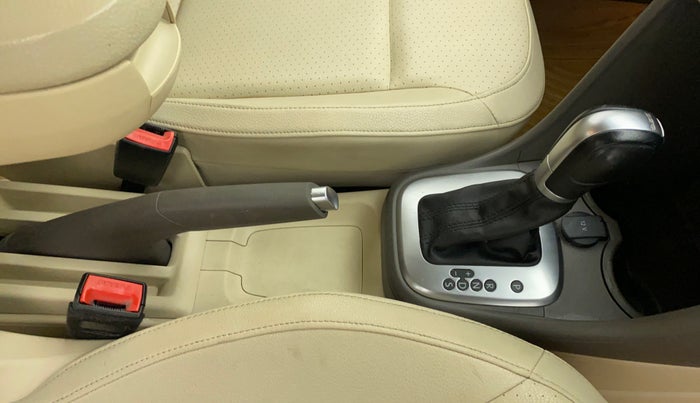 2015 Volkswagen Vento HIGHLINE PETROL AT, Petrol, Automatic, 53,803 km, Gear Lever