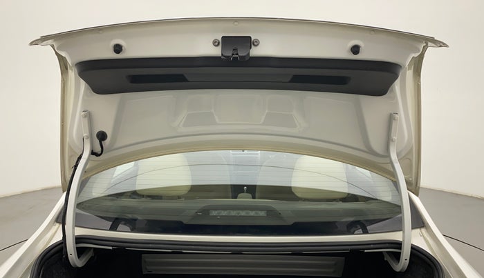 2015 Volkswagen Vento HIGHLINE PETROL AT, Petrol, Automatic, 53,803 km, Boot Door Open