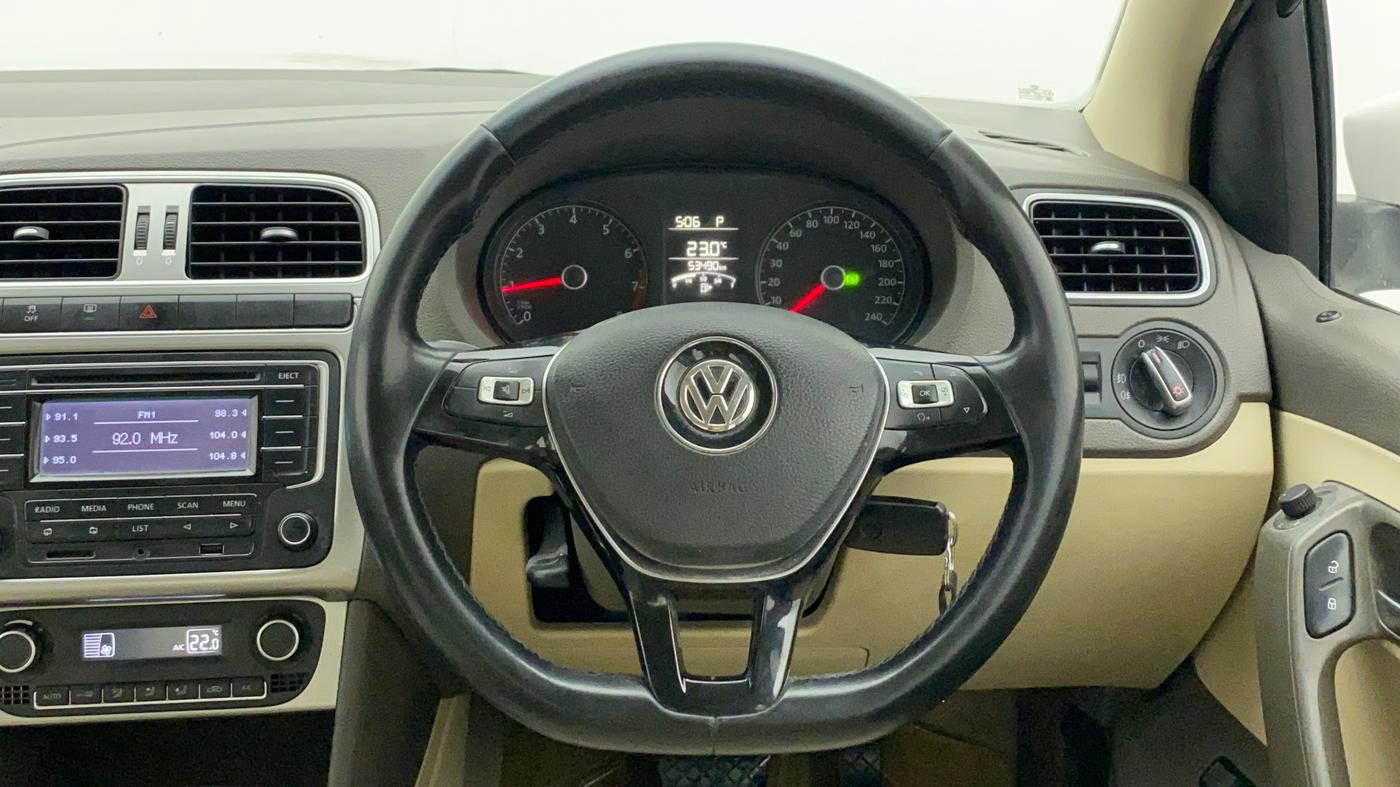 2015 Volkswagen Vento HIGHLINE PETROL AT, Petrol, Automatic, 53,803 km, Steering Wheel Close Up