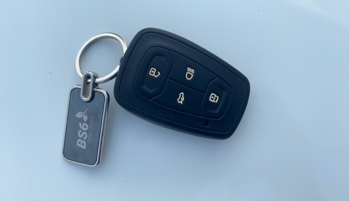 2022 Tata TIGOR XZ PETROL, CNG, Manual, 52,247 km, Key Close Up