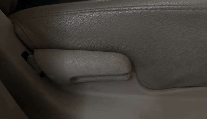 2019 Maruti Celerio VXI CNG, CNG, Manual, 56,706 km, Driver Side Adjustment Panel