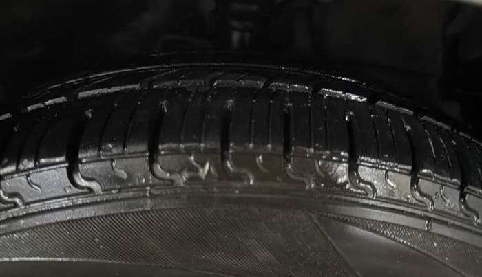2019 Maruti Celerio VXI CNG, CNG, Manual, 56,706 km, Right Front Tyre Tread