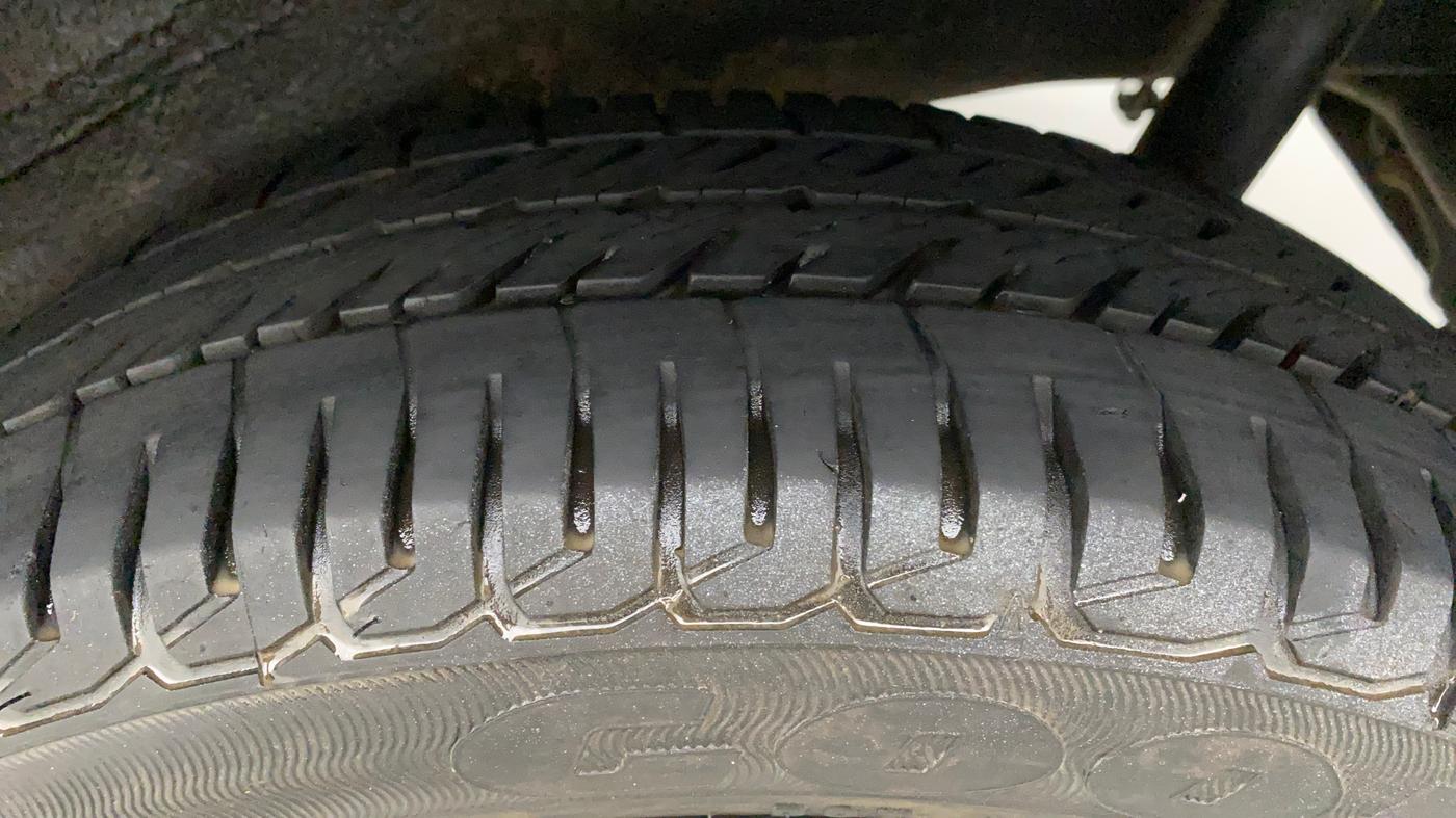 2015 Maruti Wagon R 1.0 VXI AMT, Petrol, Automatic, 36,832 km, Left Rear Tyre Tread