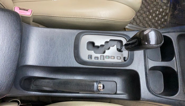 2014 Toyota Fortuner 3.0 4X2 AT, Diesel, Automatic, 82,343 km, Gear Lever