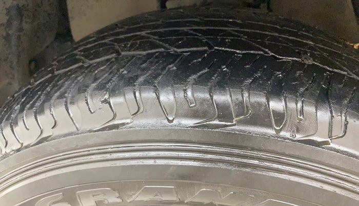 2014 Toyota Fortuner 3.0 4X2 AT, Diesel, Automatic, 82,343 km, Left Front Tyre Tread