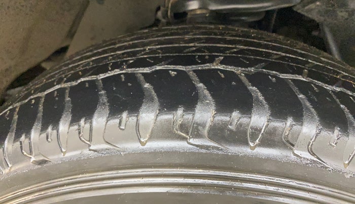 2014 Toyota Fortuner 3.0 4X2 AT, Diesel, Automatic, 82,343 km, Right Front Tyre Tread