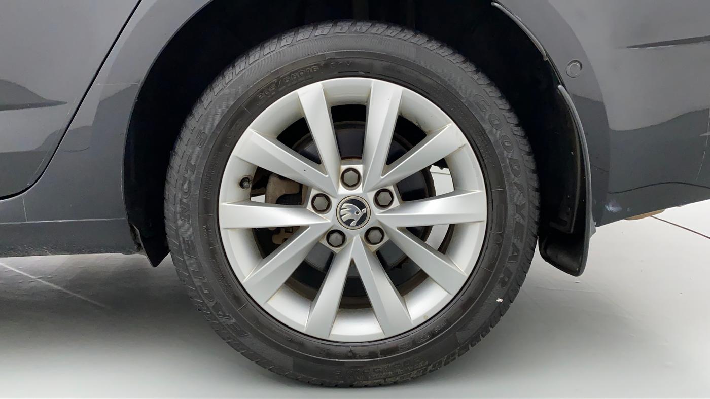 2018 Skoda Octavia LK 1.8 TSI AT, Petrol, Automatic, 26,983 km, Left Rear Wheel