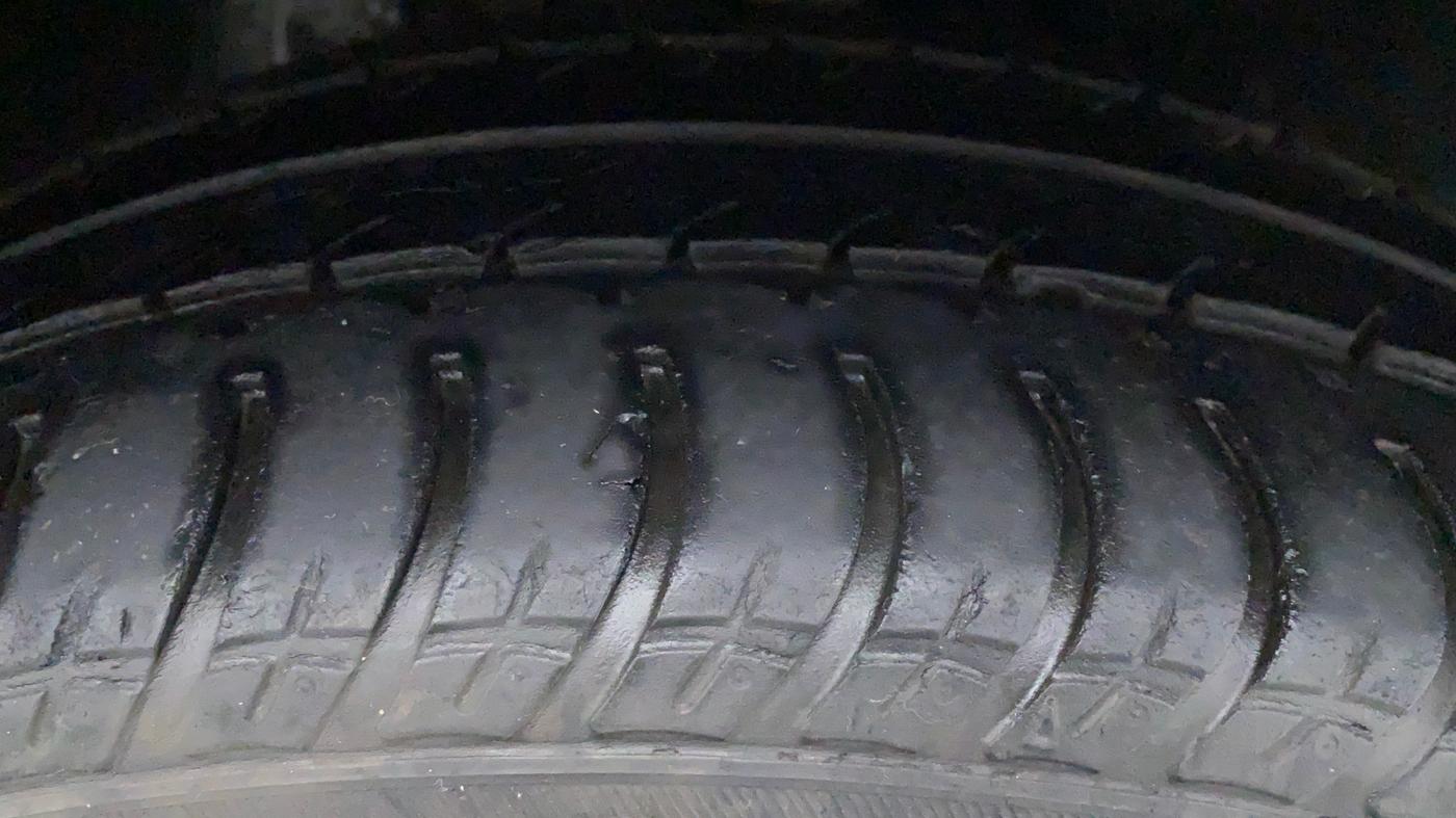 2018 Skoda Octavia LK 1.8 TSI AT, Petrol, Automatic, 26,983 km, Right Front Tyre Tread
