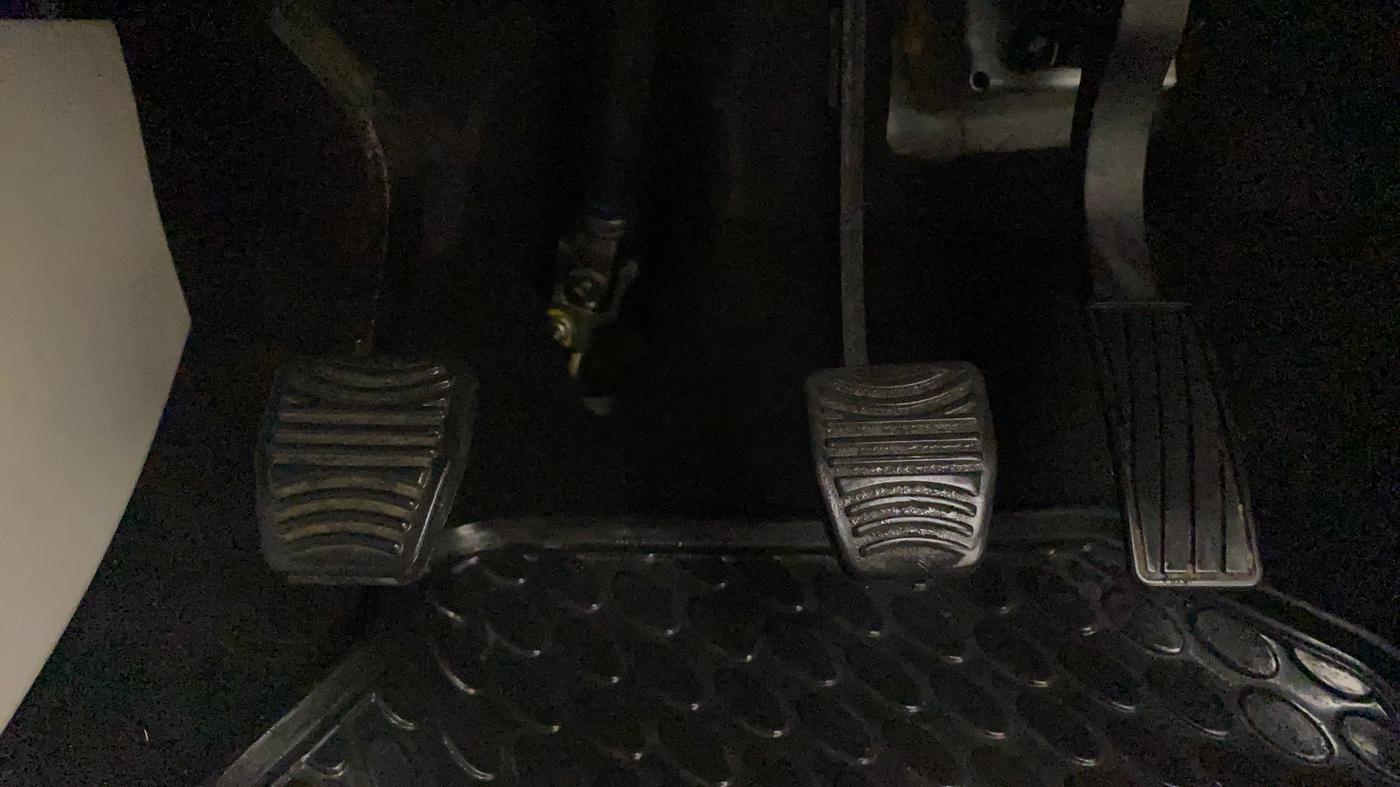 2021 Mahindra XUV300 W6 1.2 PETROL, Petrol, Manual, 41,421 km, Pedals