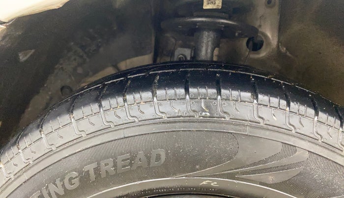 2020 Maruti Dzire VDI, Diesel, Manual, 1,15,545 km, Left Front Tyre Tread