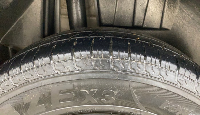 2020 Maruti Dzire VDI, Diesel, Manual, 1,15,545 km, Right Rear Tyre Tread