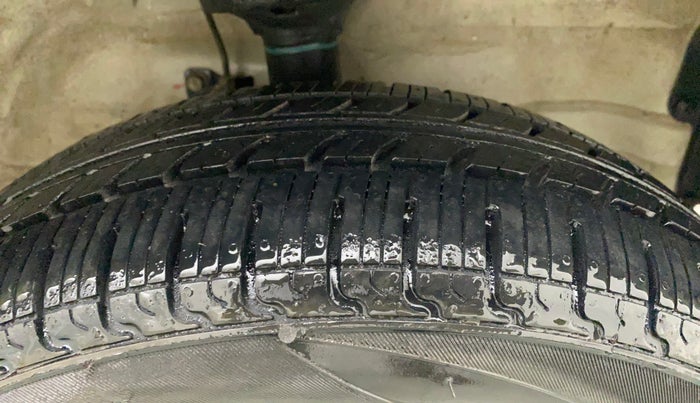 2015 Maruti Wagon R 1.0 VXI, Petrol, Manual, 18,513 km, Right Front Tyre Tread
