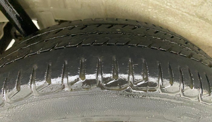 2015 Maruti Wagon R 1.0 VXI, Petrol, Manual, 18,513 km, Right Rear Tyre Tread
