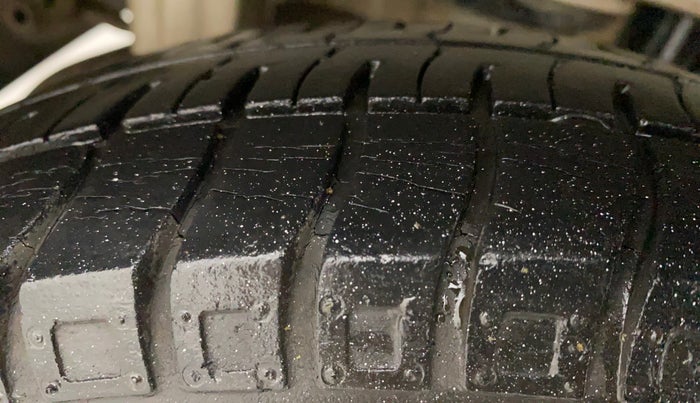 2013 Maruti Alto 800 LXI, Petrol, Manual, 29,686 km, Right Rear Tyre Tread