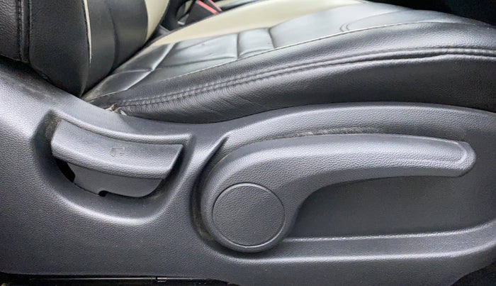2017 Hyundai Elite i20 ASTA 1.2, Petrol, Manual, 32,184 km, Driver Side Adjustment Panel