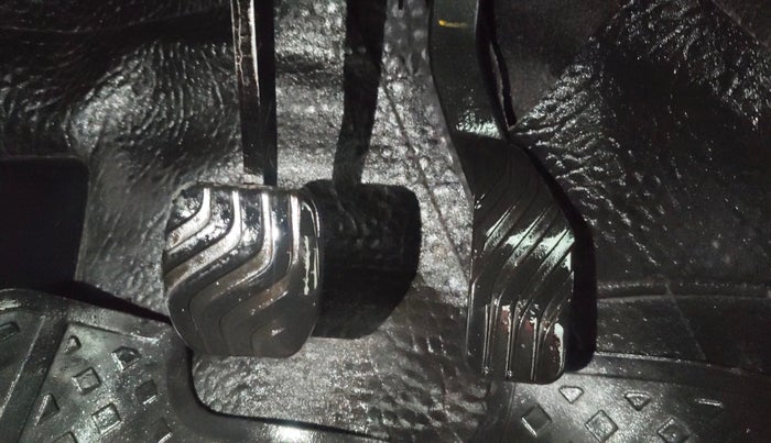 2022 Renault Kiger RXT (O) AMT, Petrol, Automatic, 63,773 km, Pedals