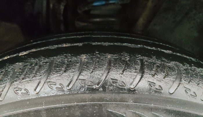 2022 Renault Kiger RXT (O) AMT, Petrol, Automatic, 63,773 km, Right Front Tyre Tread