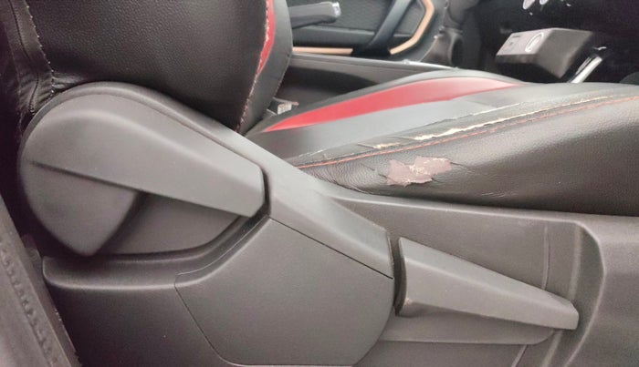 2022 Renault Kiger RXT (O) AMT, Petrol, Automatic, 63,773 km, Driver Side Adjustment Panel