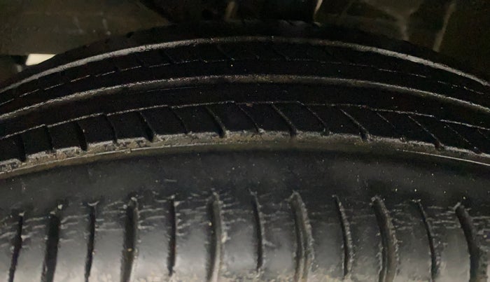 2018 Maruti Baleno DELTA PETROL 1.2, Petrol, Manual, 36,014 km, Left Front Tyre Tread