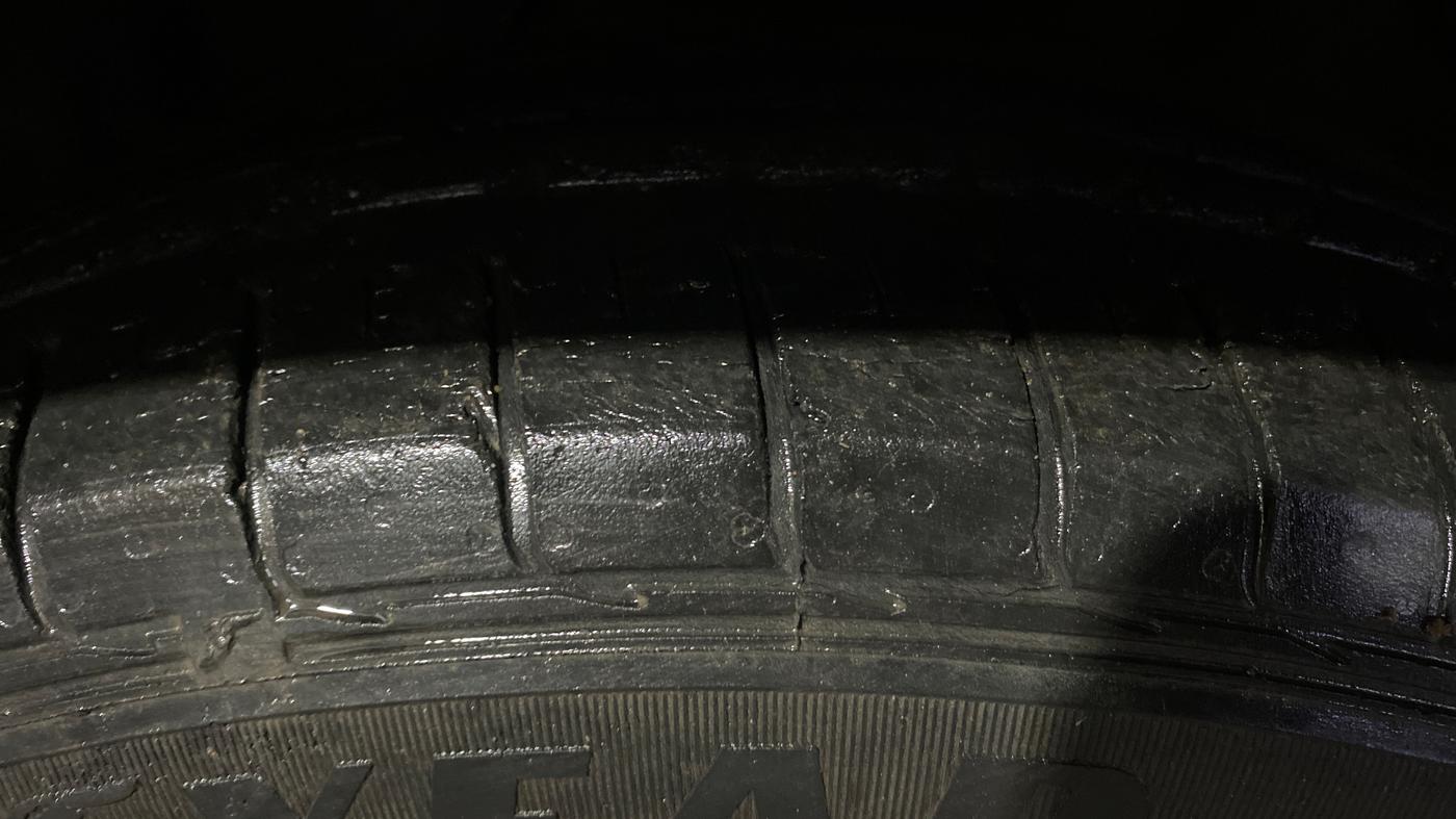 2020 MG HECTOR SHARP 1.5 DCT PETROL, Petrol, Automatic, 30,931 km, Left Front Tyre Tread