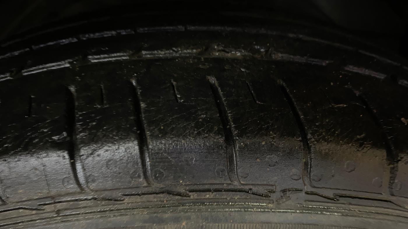 2020 MG HECTOR SHARP 1.5 DCT PETROL, Petrol, Automatic, 30,931 km, Right Front Tyre Tread