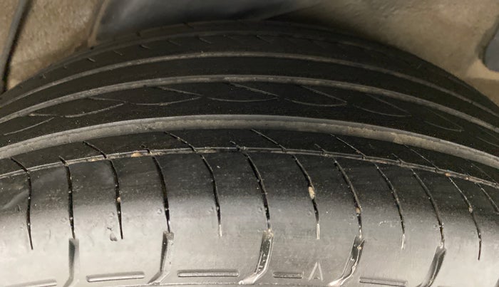 2015 Hyundai Verna FLUIDIC 1.6 CRDI SX AT, Diesel, Automatic, 94,546 km, Left Rear Tyre Tread