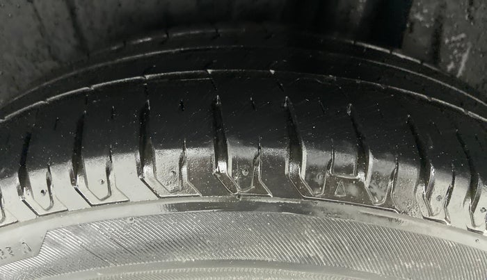 2019 Maruti XL6 ALPHA SHVS  MT, Petrol, Manual, 15,561 km, Left Rear Tyre Tread