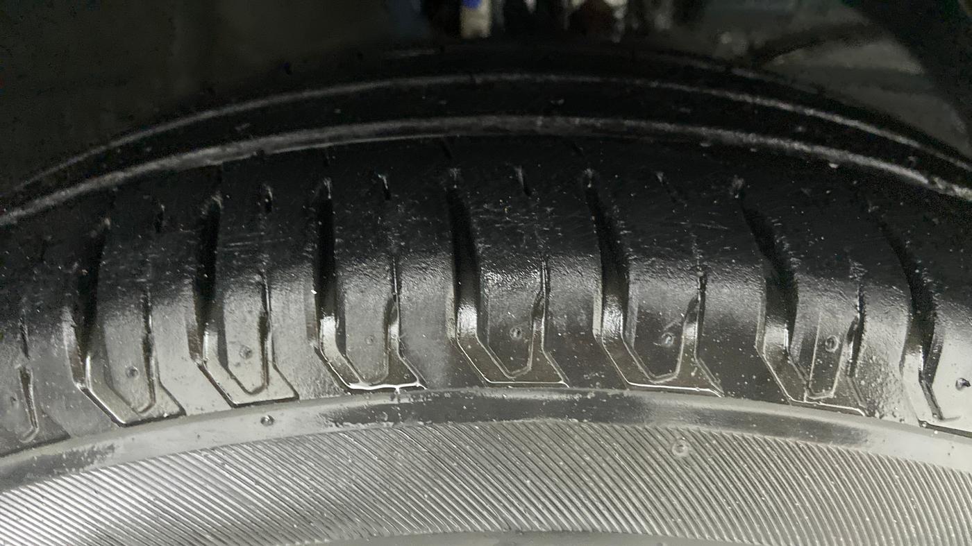 2019 Maruti XL6 ALPHA SHVS  MT, Petrol, Manual, 15,561 km, Right Front Tyre Tread