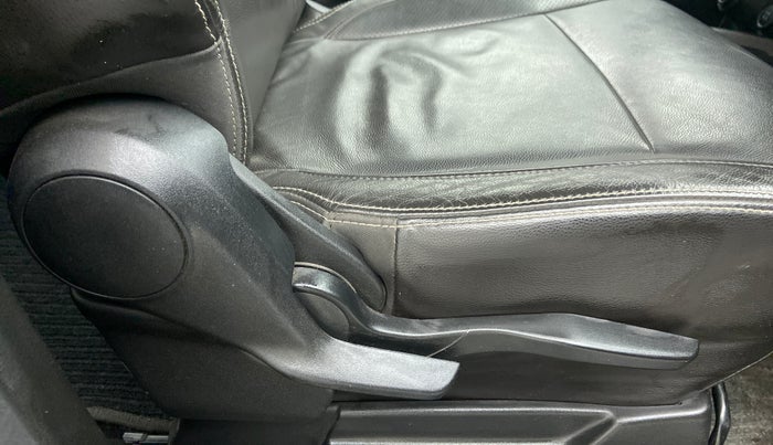 2019 Maruti XL6 ALPHA SHVS  MT, Petrol, Manual, 15,561 km, Driver Side Adjustment Panel