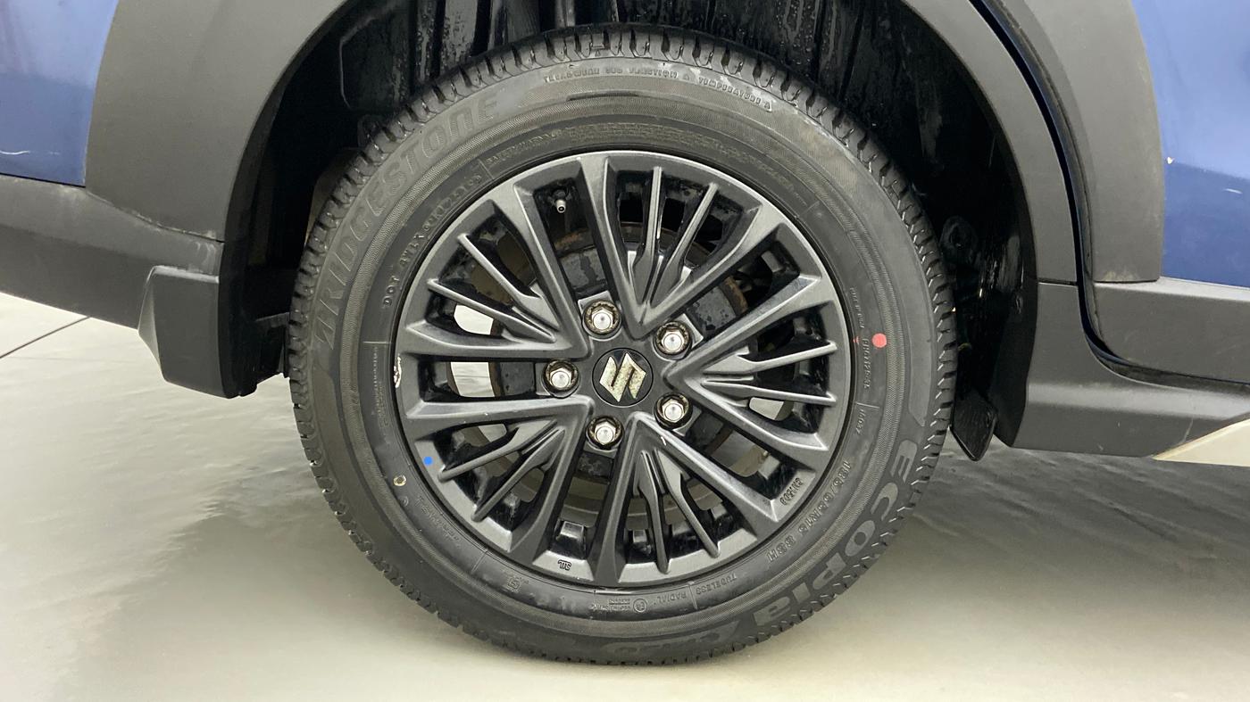 2019 Maruti XL6 ALPHA SHVS  MT, Petrol, Manual, 15,561 km, Right Rear Wheel