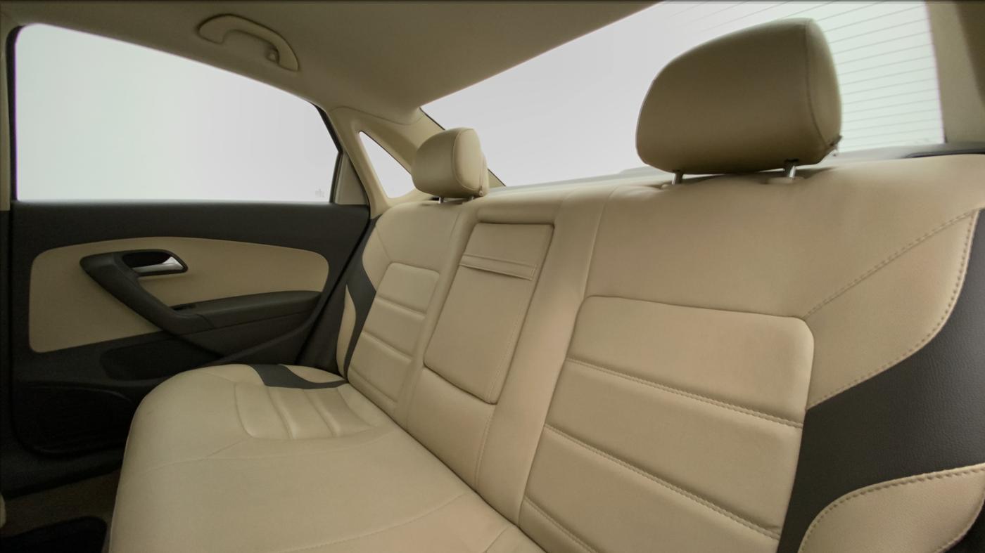 2014 Volkswagen Vento COMFORTLINE MT PETROL, Petrol, Manual, 58,108 km, Right Side Rear Door Cabin