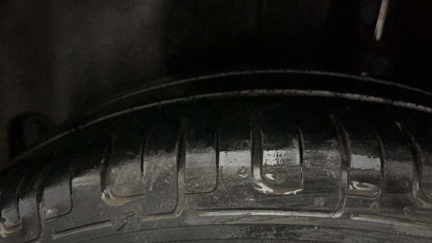 2014 Maruti Swift LXI, Petrol, Manual, 61,207 km, Left Rear Tyre Tread